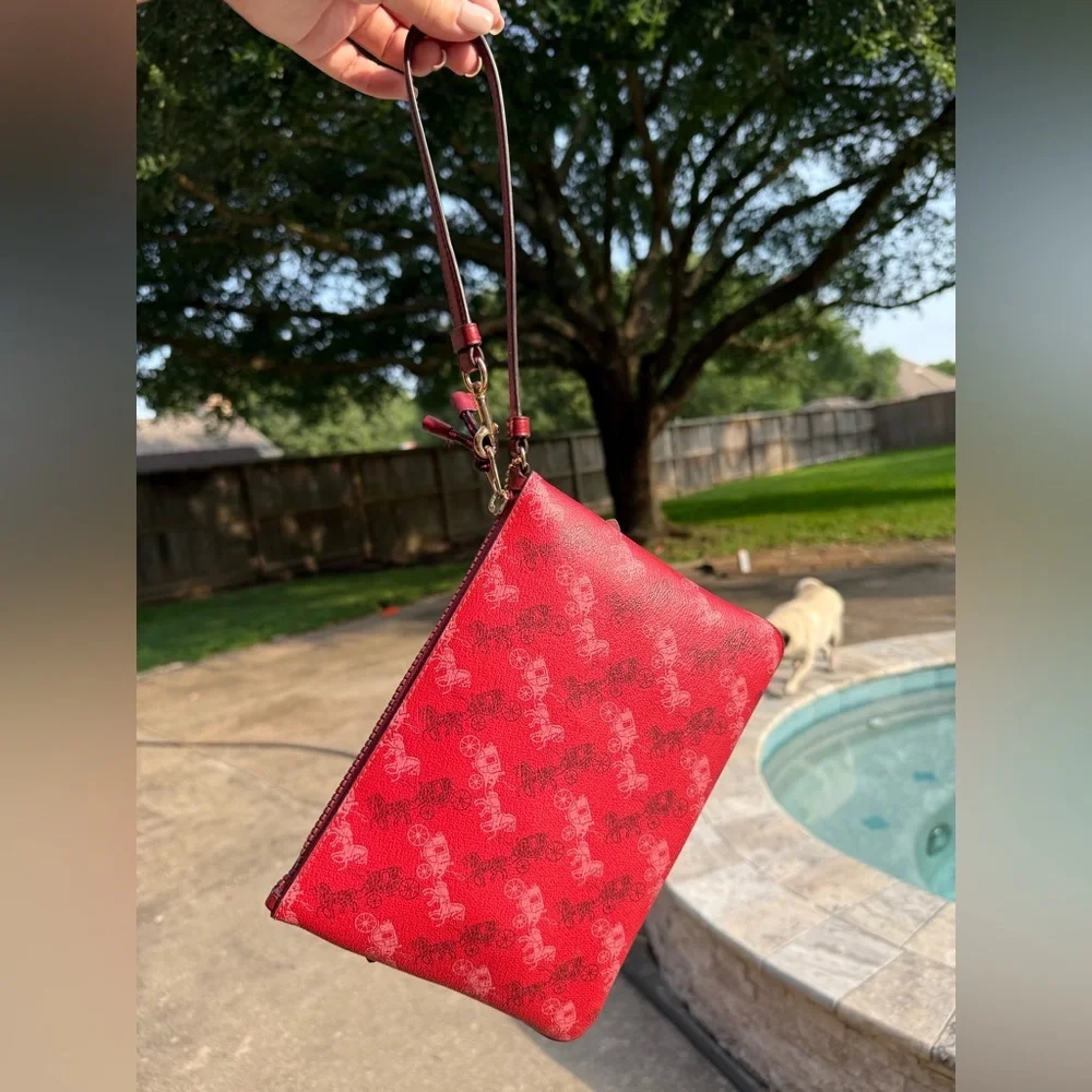 Coach Rare Red 9.25”x6.75” F84635 JAY SHELLS Horse & Carriage Gallery Pouch NWOT